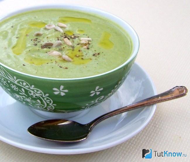Крем-суп из брокколи с курицей