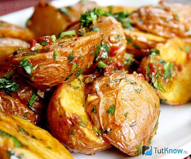 Запеченный картофель по-турецки с барбарисом
