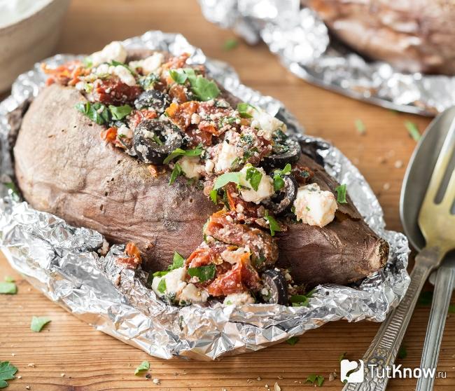 Запеченный в фольге кумпир