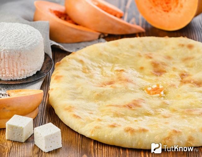 Осетинский пирог с сыром и тыквой
