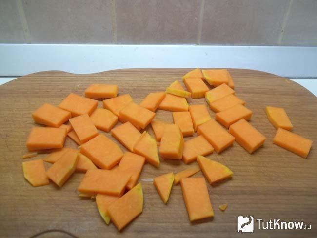 Тыква нарезана кусочками