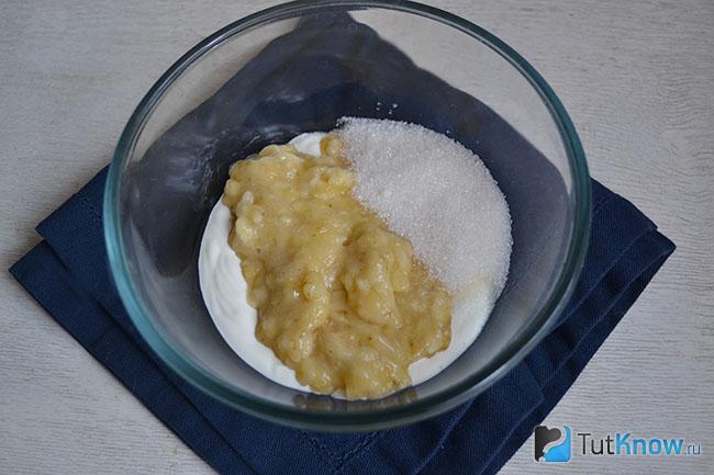 Банановое пюре с сахаром
