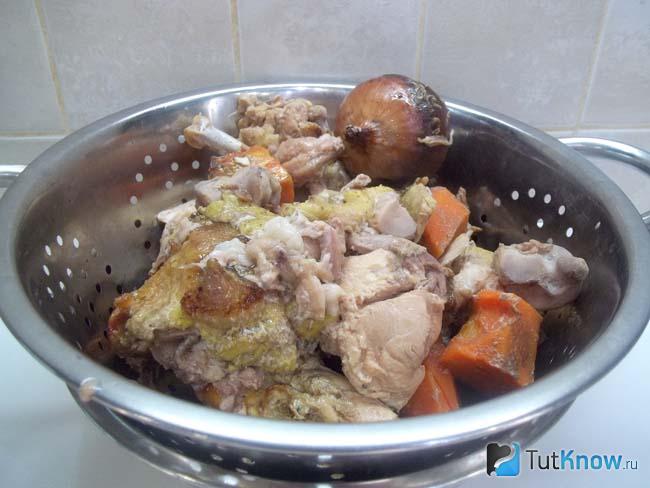 Мясо извлечено из бульона