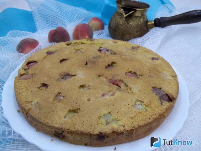 Готовый манник с персиками