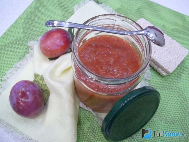 Готовый ткемали из сливы к мясу