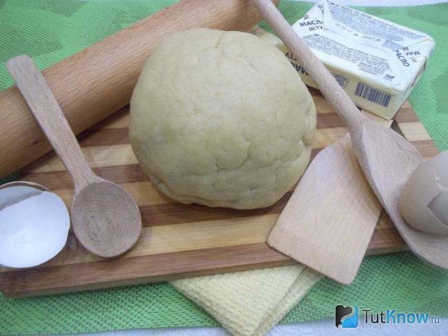 Готовое песочное тесто на сметане и сливочном масле