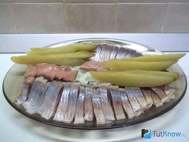 К продуктам добавлен картофель и огурцы