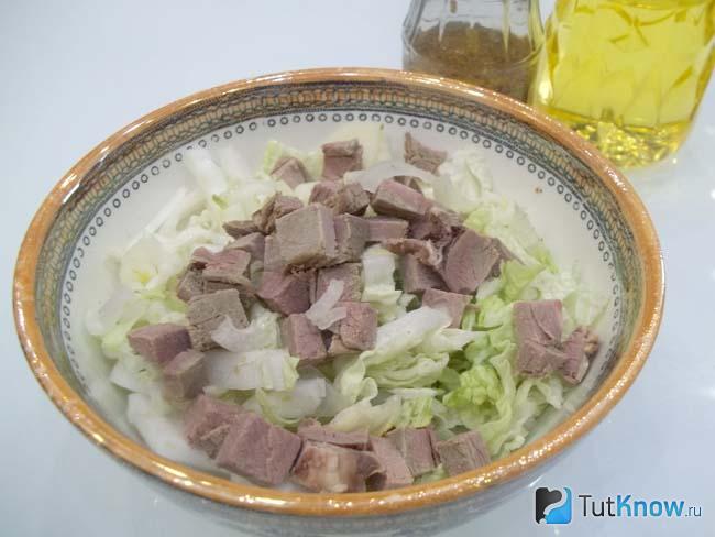 Продукты сложены в миску
