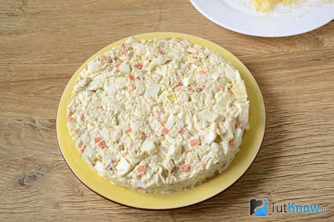 Салат с курицей «Ананасовый цветок»