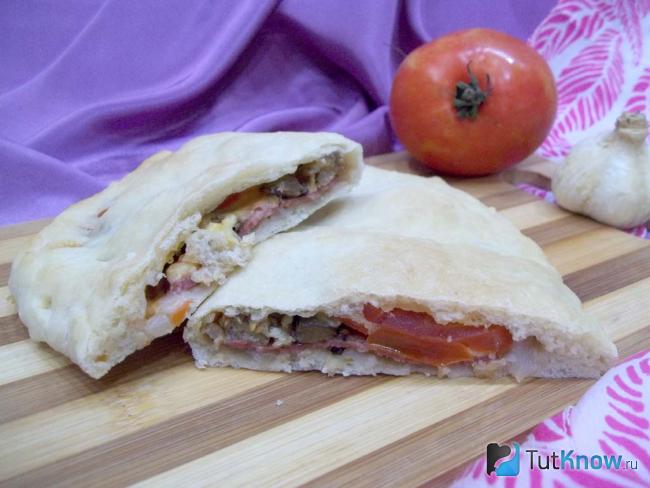 Готовая закрытая пицца Кальцоне