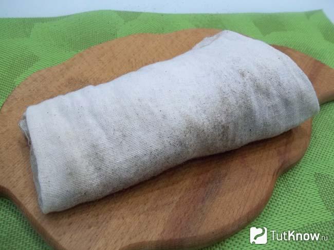 Мясо обернуто тканью