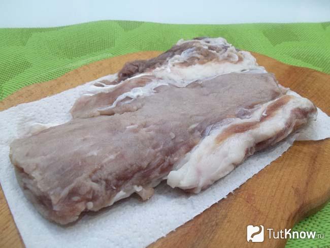 Мясо просолено и вымыто от соли