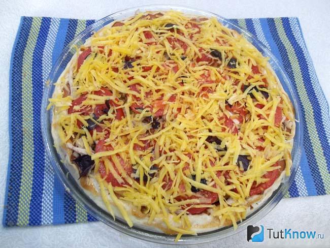 К продуктам добавлена сырная стружка