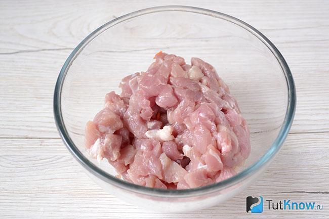 Нарубленное мясо свинины