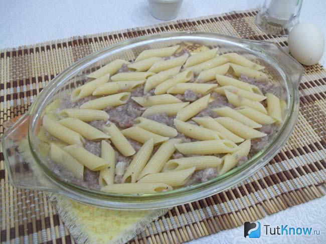 Макароны с фаршем перемешаны