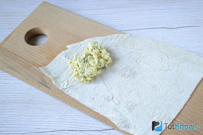 Лаваш с сырно-яичной начинкой