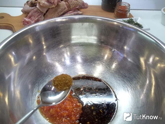 К продуктам добавлен мускатный орех