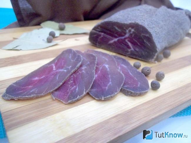 Готовая вяленая телятина маринованная в коньяке