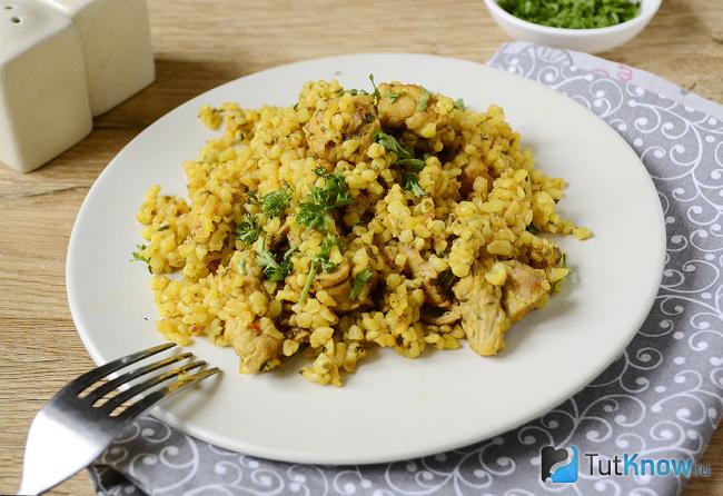 Булгур с мясом и томатным соком