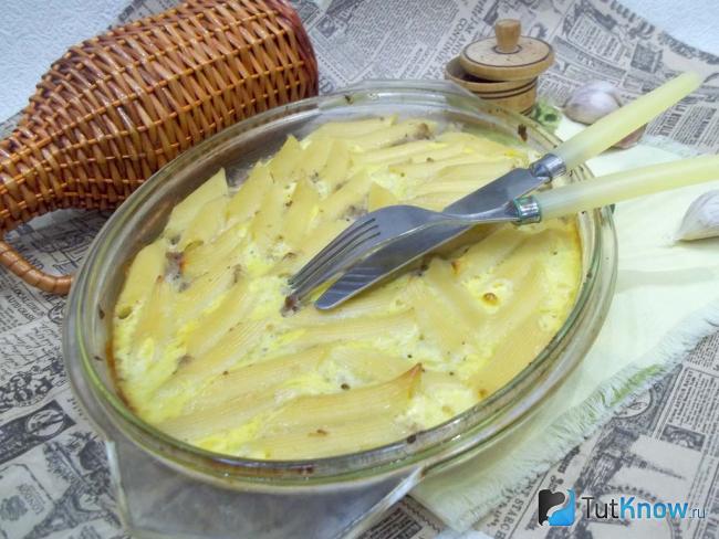 Готовые макароны с фаршем в молоке в духовке