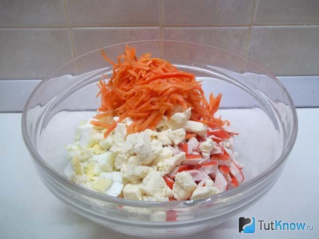 Продукты соединены в миске