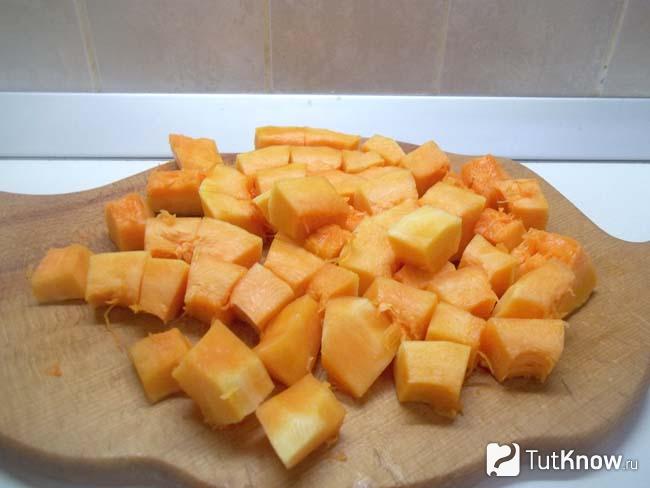 Тыква нарезана кубиками