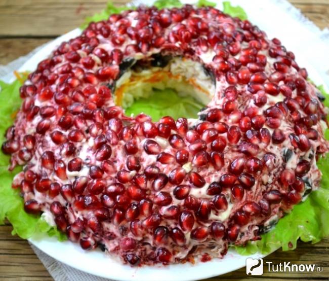 Гранатовый браслет с курицей и грибами