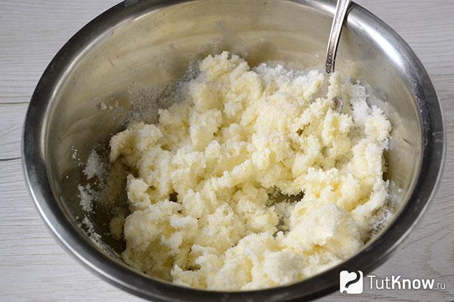 Сливочное масло для пирога с клубникой