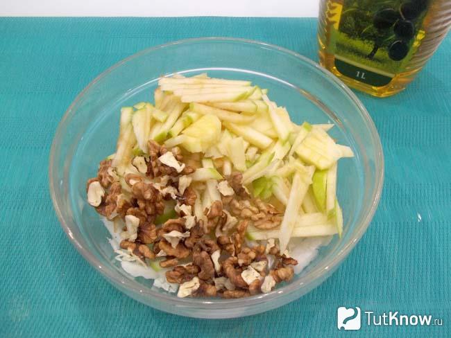 Продукты соединены в миске