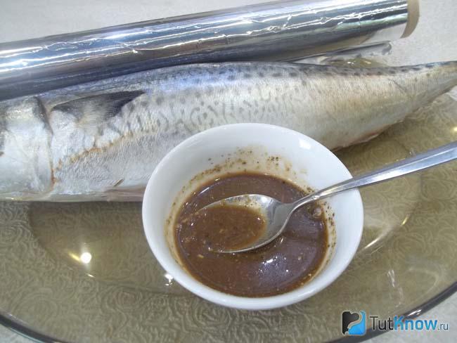 Продукты для маринада перемешаны