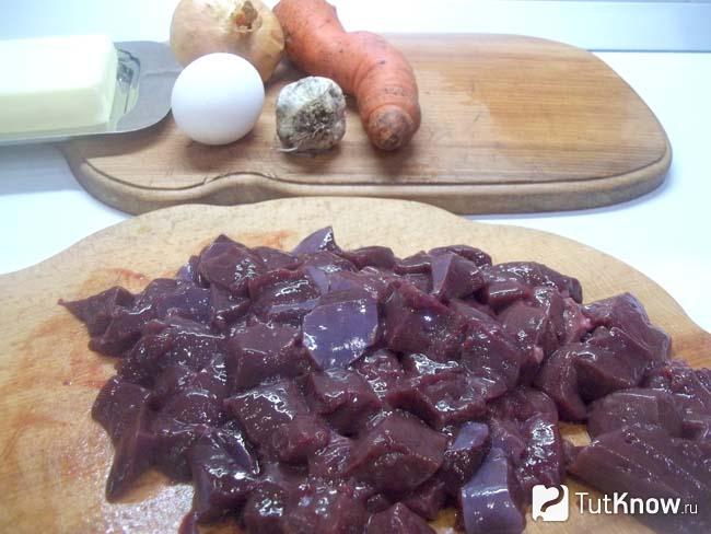 Печень нарезана