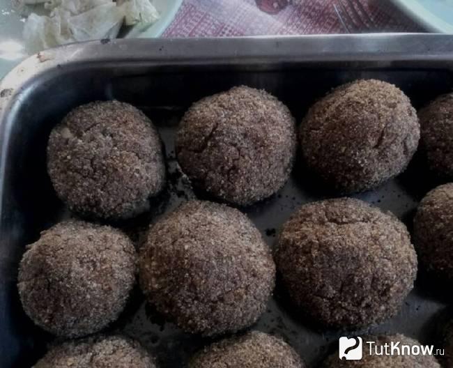 Шарики Аранчини из черного риса с мясом