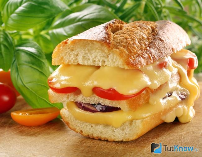 Горячие бутерброды с сыром Рамболь
