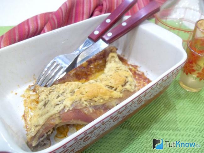 Готовые куриные окорочка в духовке под сыром