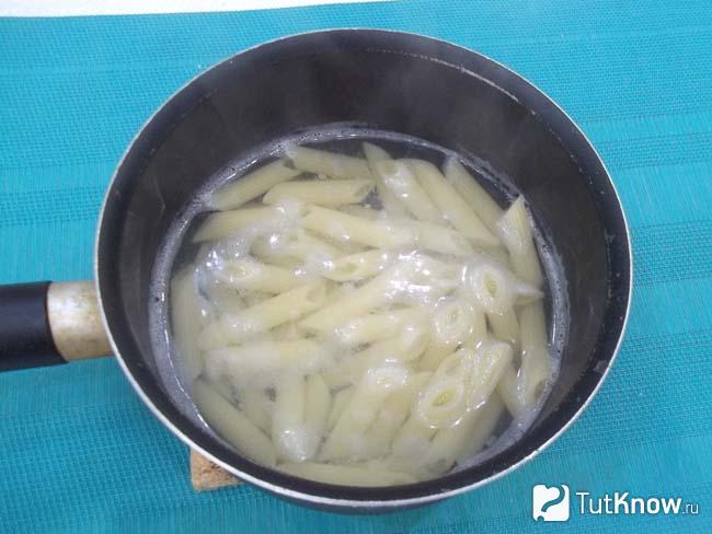 Макароны варятся