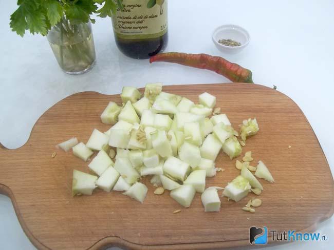 Кабачки нарезаны