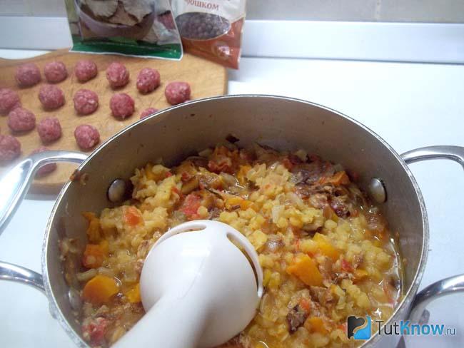 Продукты пюрированы блендером