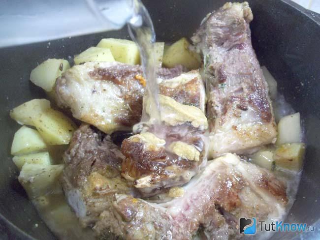 Продукты залиты водой