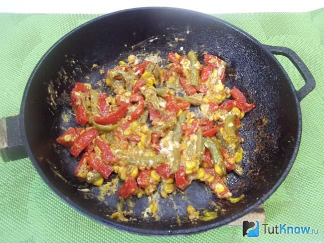 Готовая мексиканская смесь из замороженных овощей с яйцами