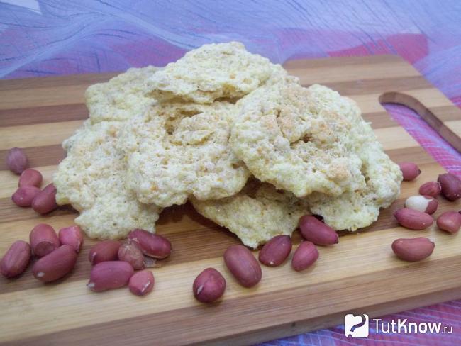 Готовые меренги с арахисом