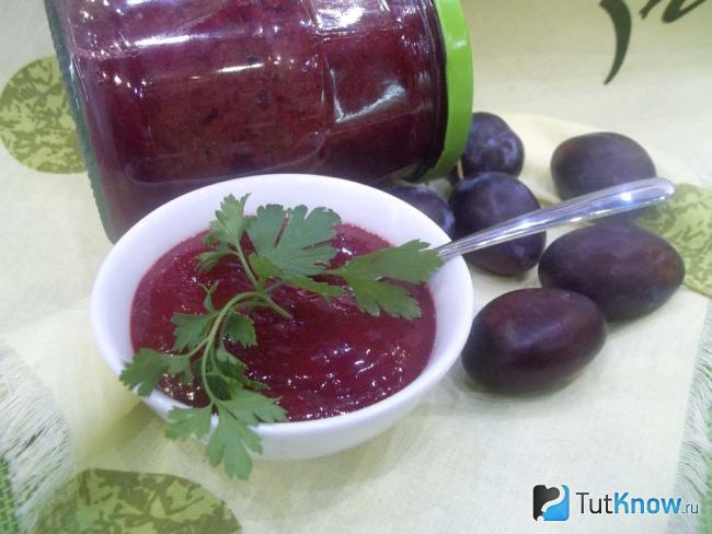 Готовый соус из слив к мясу на зиму