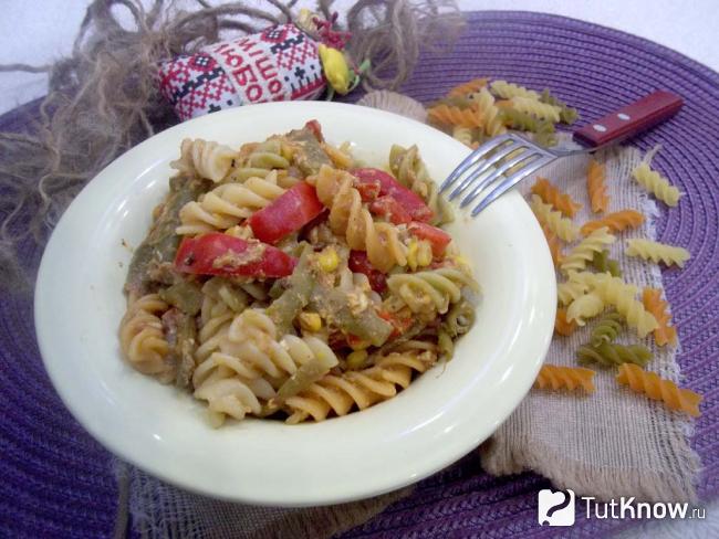 Готовые макароны в томате с овощами микс