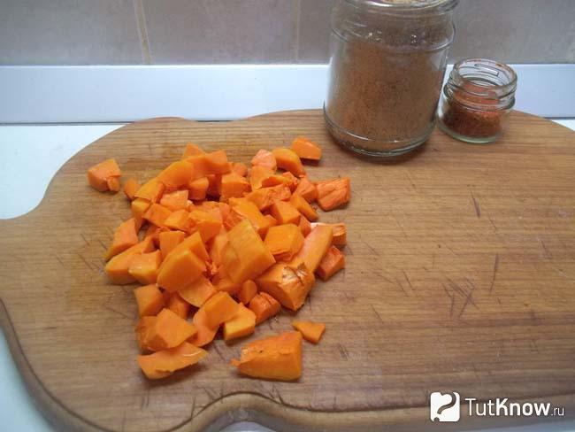 Тыква нарезана кусочками