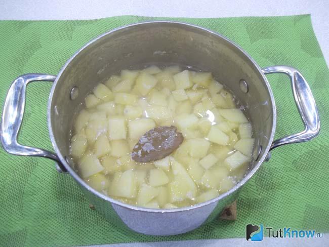 Картофель отварен