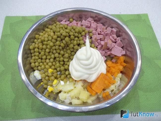 К продуктам добавлен майонез