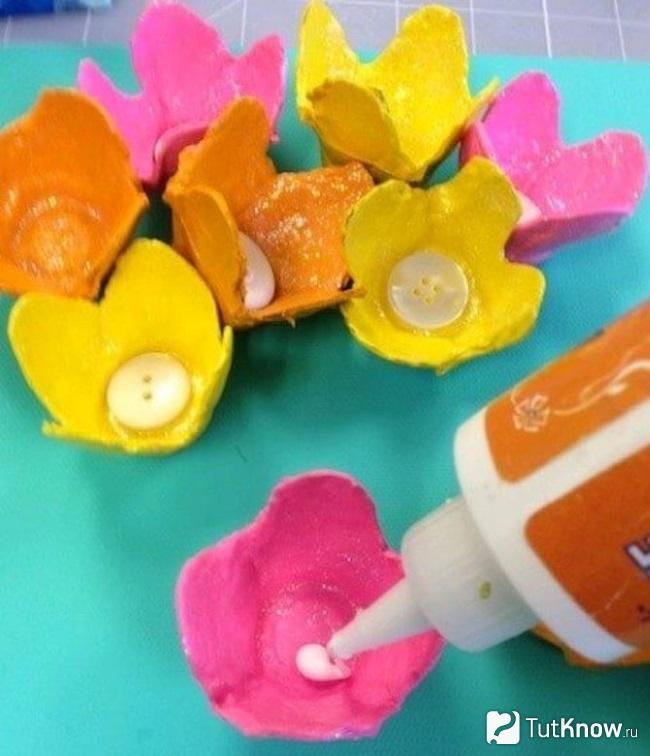 Заготовки из яичных лотков для создания цветков