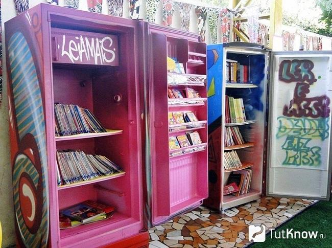 Шкафчики из старых холодильников