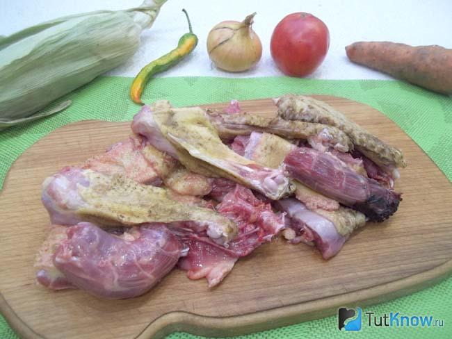 Утка нарезана кусочками