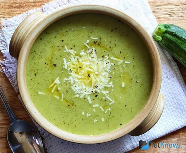 Крем-суп из кабачков с сыром и сливками
