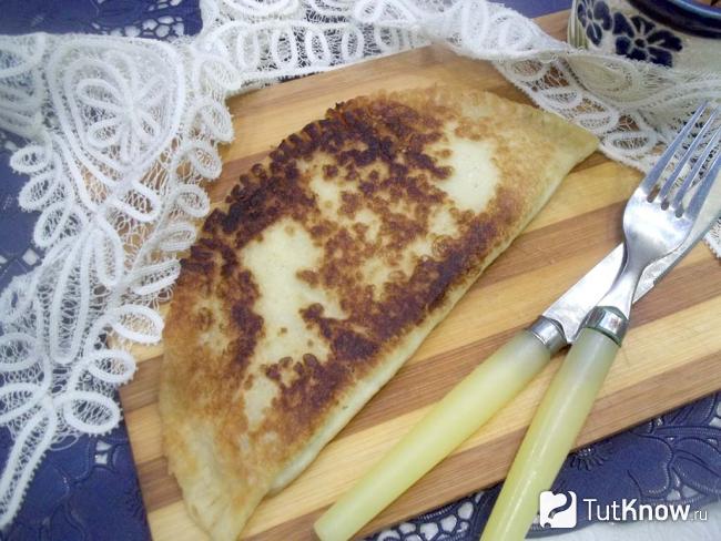 Готовые чебуреки из пресного домашнего теста